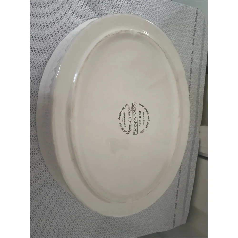 CorningWare French White 2.5-quart, 2.3 liter Oval Casserole with Glass Lid